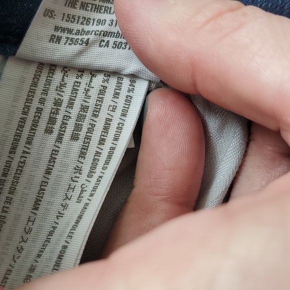 Abercrombie & Fitch High Rise Red Stripe Stretchy Raw Hem Skinny Jeans Size 0 - Picture 4 of 5